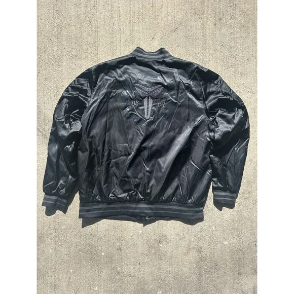 Nike LA Lakers Kobe Bryant Bomber Jacket Mens XL Black Mamba Hunt Or Be Hunted - Picture 2 of 16